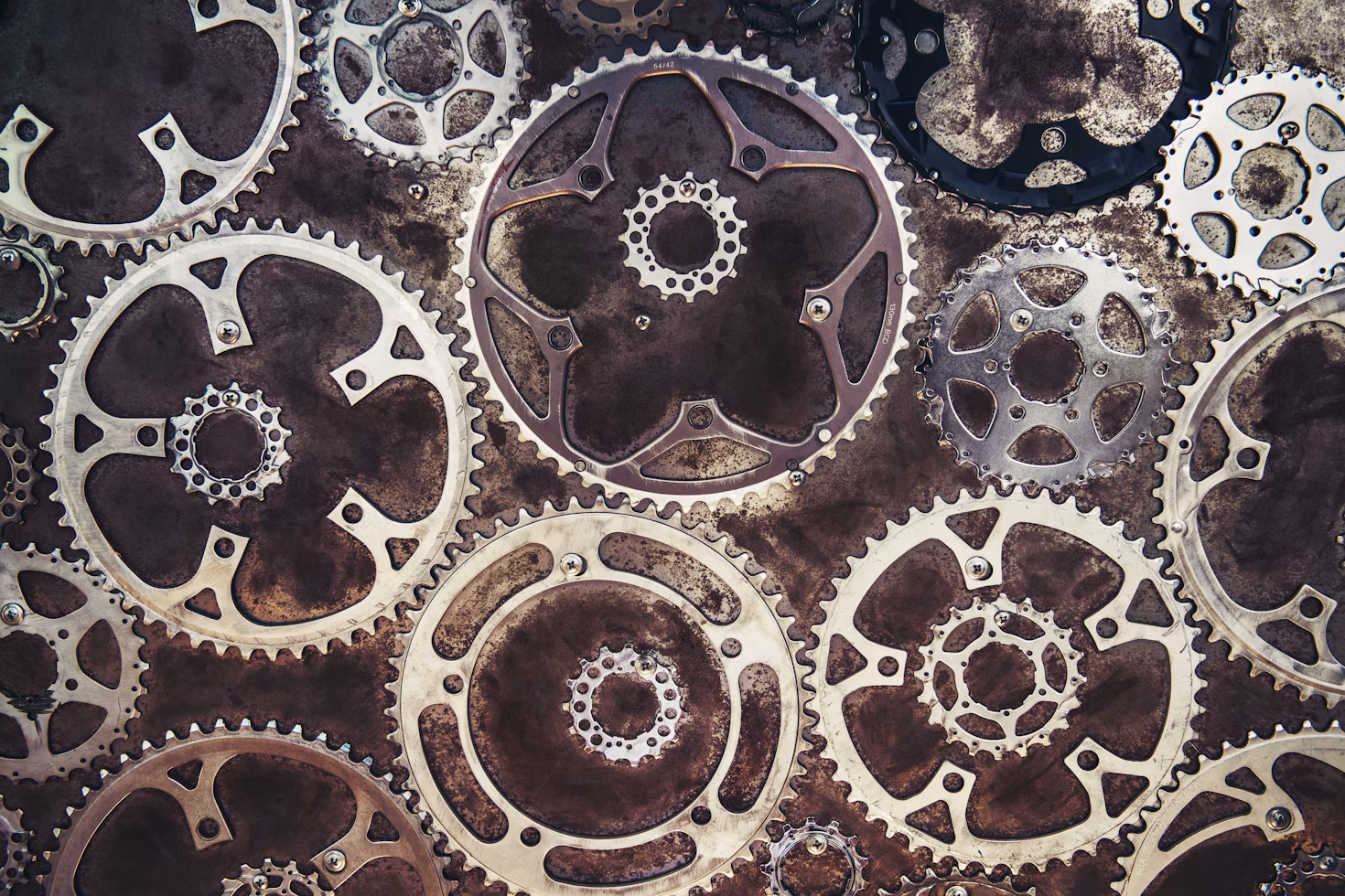 Interlocking metal gears